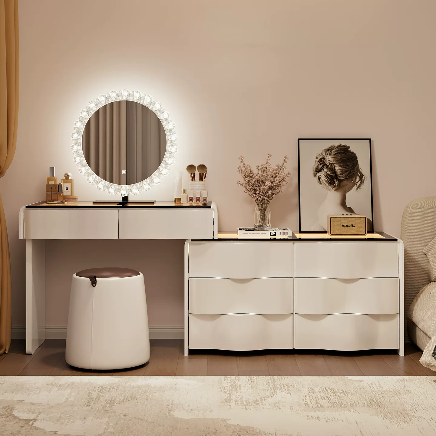 带灯实木梳妆台2025新款主卧高档化妆台简约现代小户型卧室化妆桌