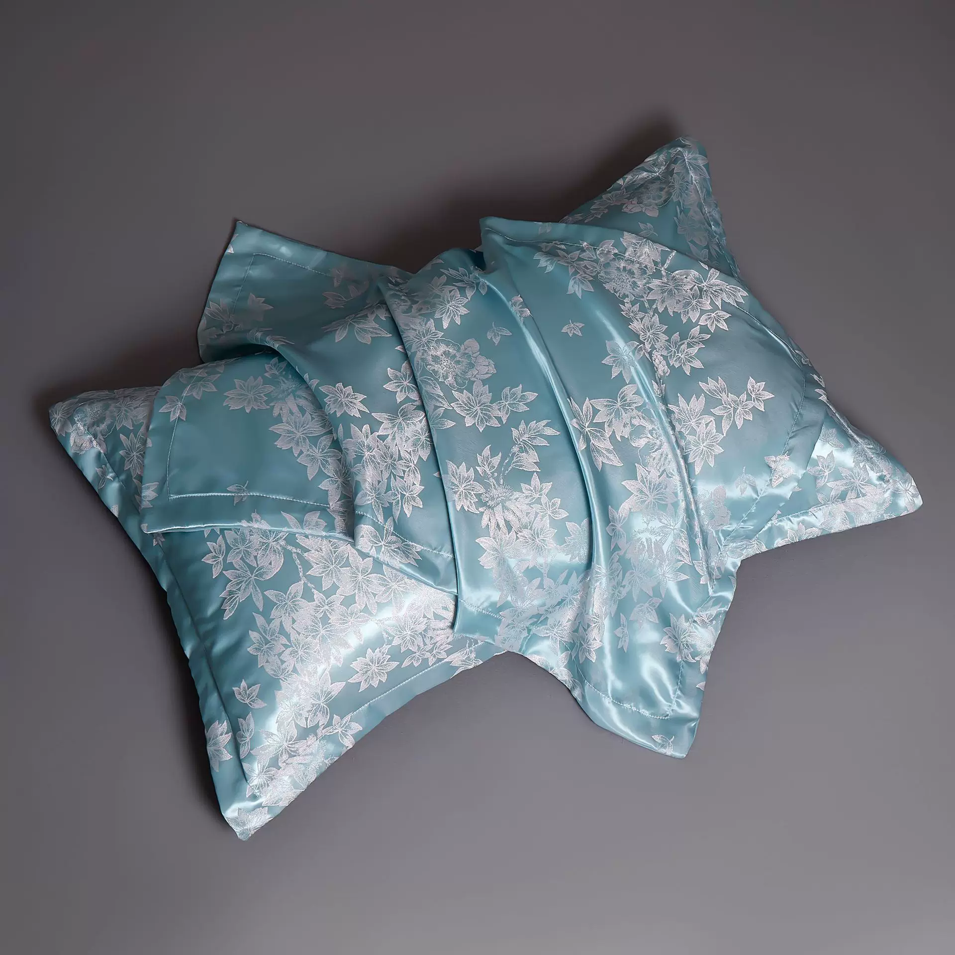 三只松鼠欧式高档贡缎提花枕套成人枕头套枕芯套48×74cm柔软