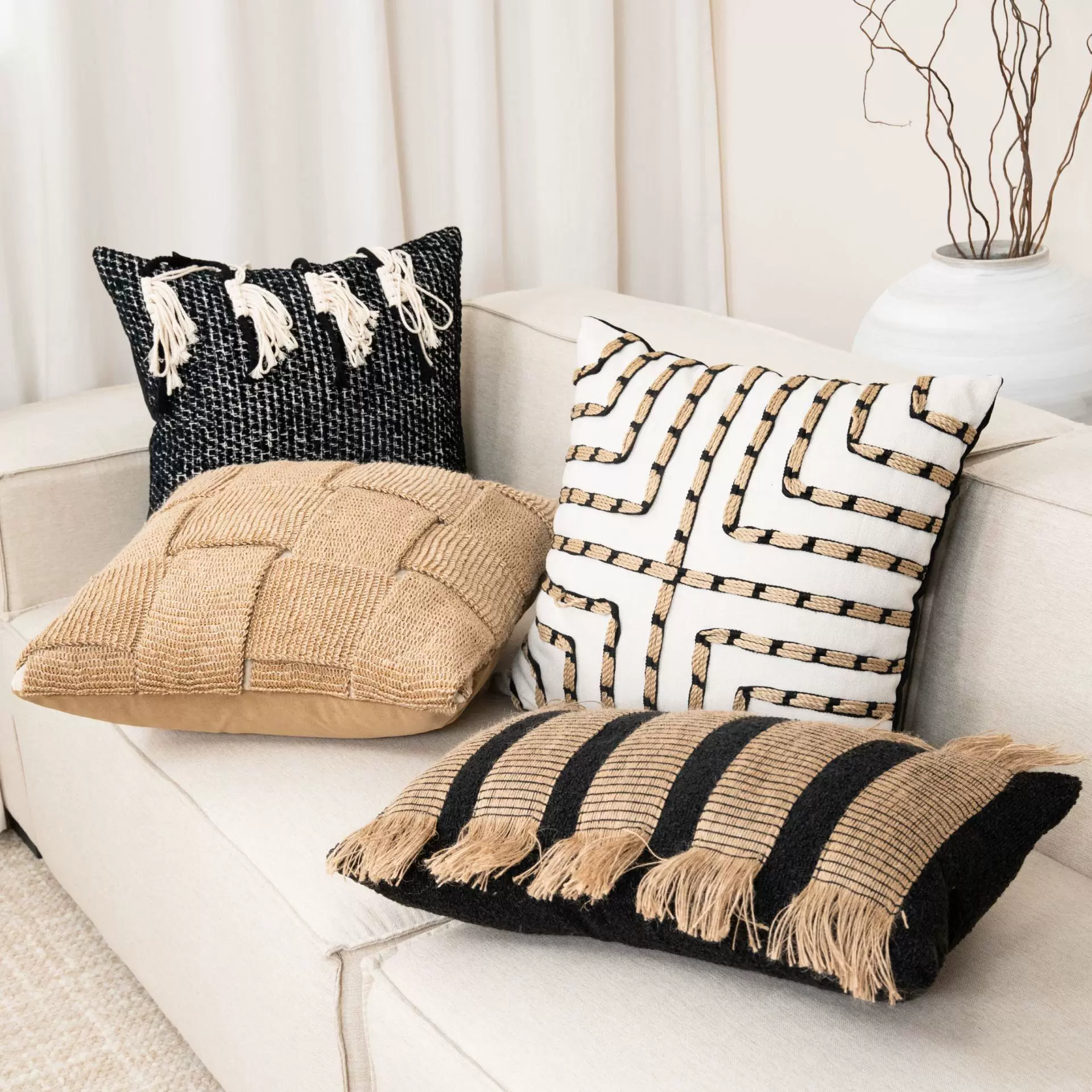 高级中古风咖色系抱枕侘寂客厅沙发抱枕酒店样板房靠枕床头靠垫腰