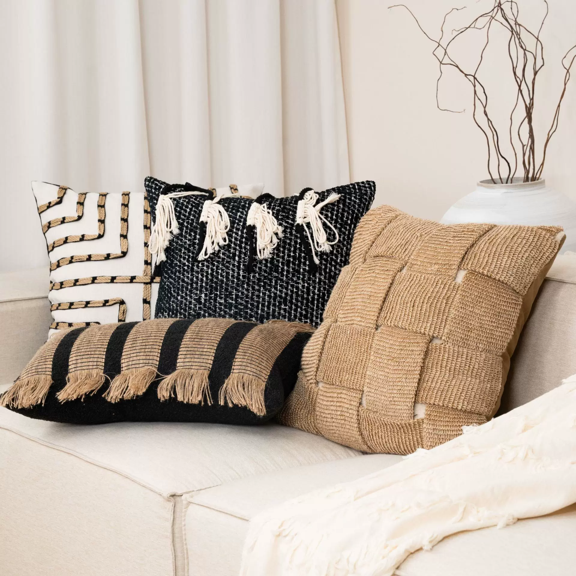 高级中古风咖色系抱枕侘寂客厅沙发抱枕酒店样板房靠枕床头靠垫腰